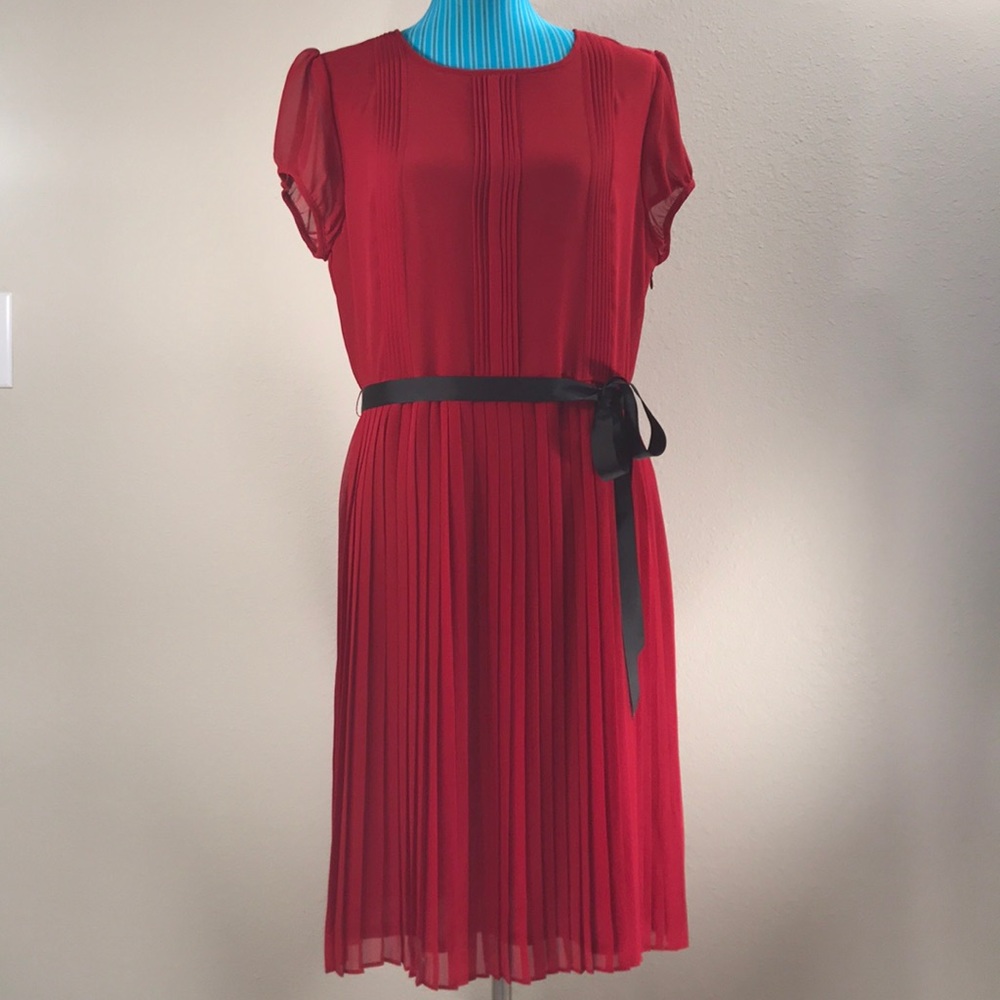 Ann Taylor LOFT size 12 pleated dress